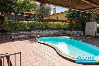Casa en Seva. Casa a cuatro vientos en  urbanización de pinòs de seva