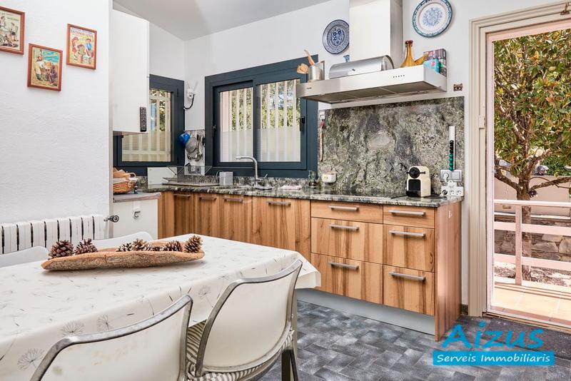 Foto 72d6989a-7e26-4eb5-9646-4184e3a329d6. Casa amb xemeneia calefacció aparcament piscina a Seva