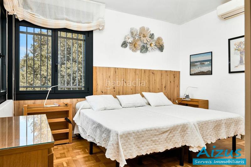 Foto a6407cee-9b56-47fe-8c61-90a41ea00b0a. Casa amb xemeneia calefacció aparcament piscina a Seva