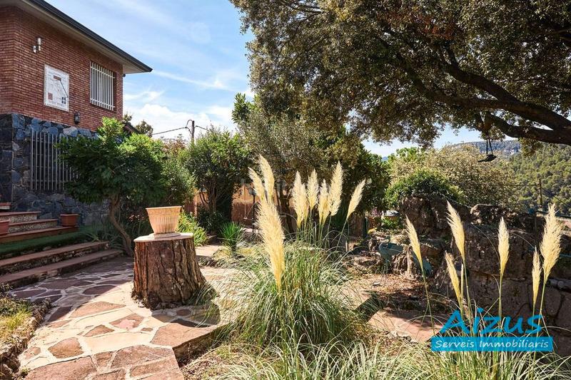 Foto b772d8bc-58b6-4ccf-9744-652019d86096. Casa amb xemeneia calefacció aparcament piscina a Seva