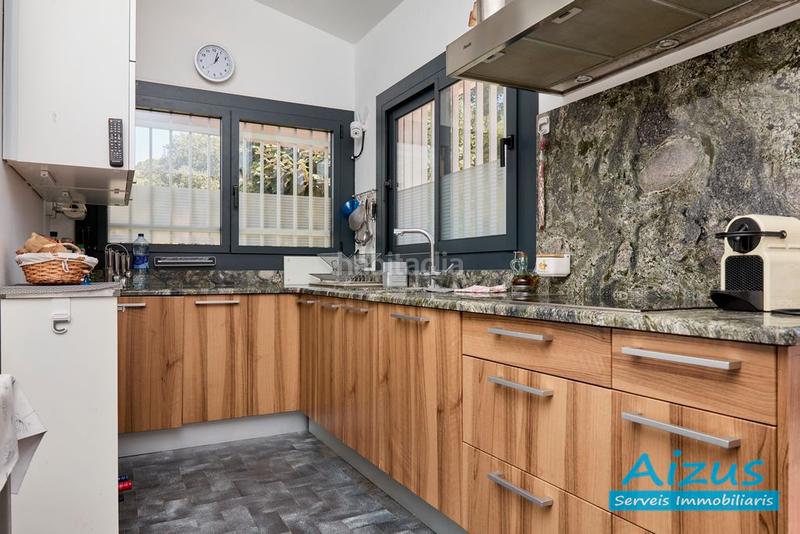 Foto d71d81c7-550a-4b26-abab-d0dc48bd0737. Casa amb xemeneia calefacció aparcament piscina a Seva