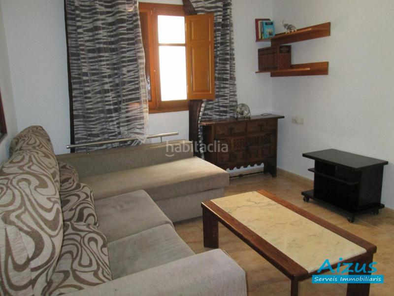 Foto 1677f6e2-9720-46e0-9e98-cfa7ea2f1ef2. Casa  esquinera en zona casco antiguo en Casc Antic Ripollet