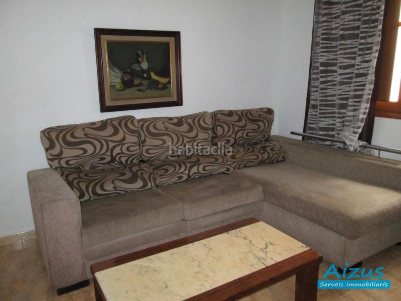 Foto 2dfb0a53-b6aa-414e-b0a2-8e6a82598cc9. Casa  esquinera en zona casco antiguo en Casc Antic Ripollet