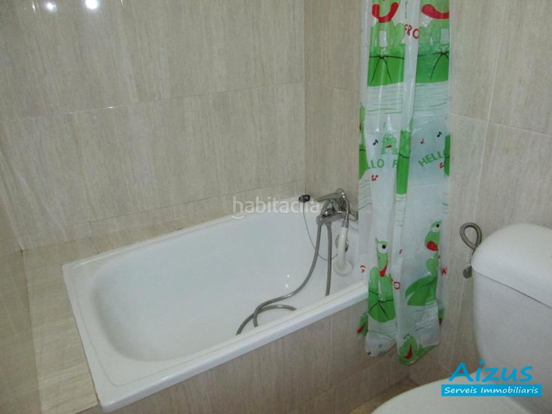 Foto 4fddf6ad-b76d-4170-afef-b6a71985517a. Casa  esquinera en zona casco antiguo en Casc Antic Ripollet