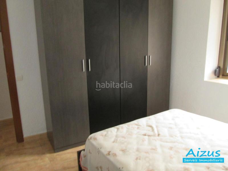 Foto b29046c9-fbdc-4965-8d26-bfd1e40e2c02. Casa  esquinera en zona casco antiguo en Casc Antic Ripollet