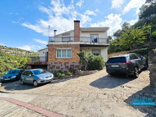 Casa in Cervelló. Casa a cuatro vientos en cervelló