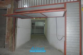 Local commercial à Ajuntament-Maragall. Local en venta en ramblas, 1 dormitorio.