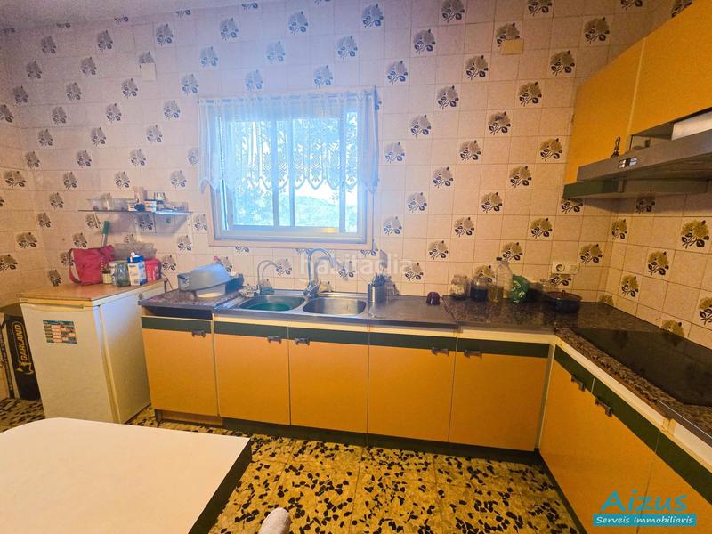 Foto 2518a6aa-a045-4917-9fb6-2e7f9245ebf1. Casa amb xemeneia a Corbera de Llobregat