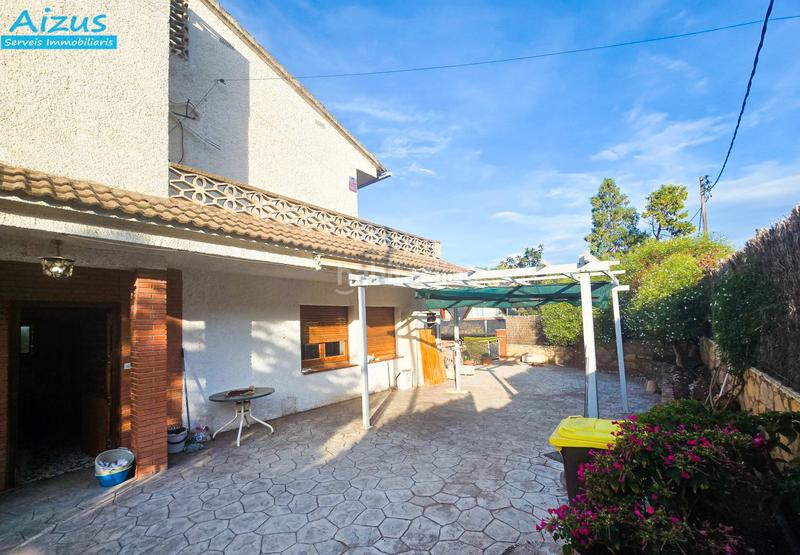 Foto 5d6b5e71-c1b4-469e-b403-209ca5c0342f. Casa amb xemeneia a Corbera de Llobregat