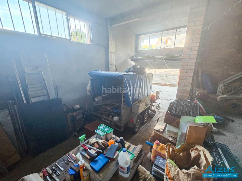 Foto 5e1a5d72-bd05-44f0-bd3d-b5a3423dcaa8. Casa amb xemeneia a Corbera de Llobregat