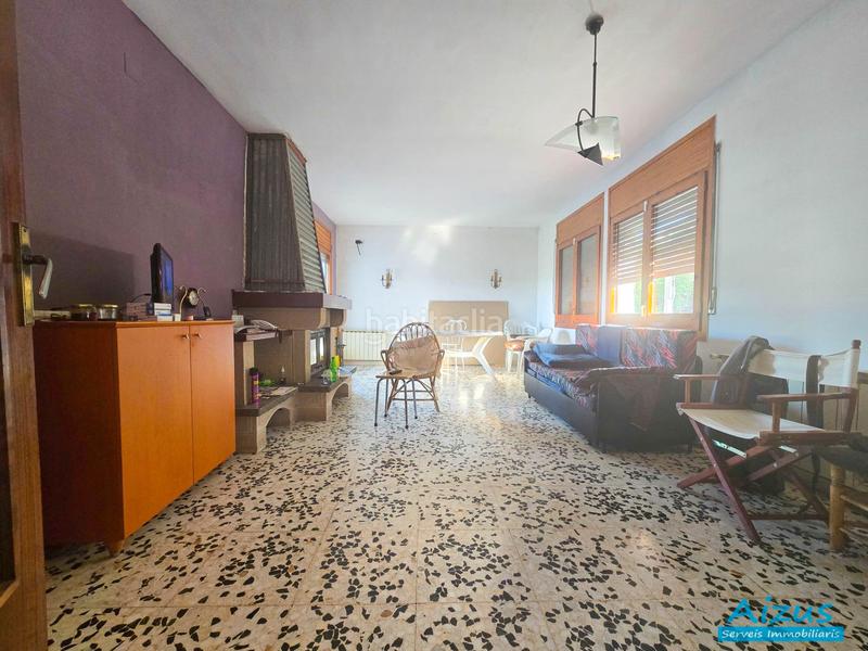 Foto 6238aa7c-93d6-4b64-a057-f6bf6d8bffd7. Casa amb xemeneia a Corbera de Llobregat