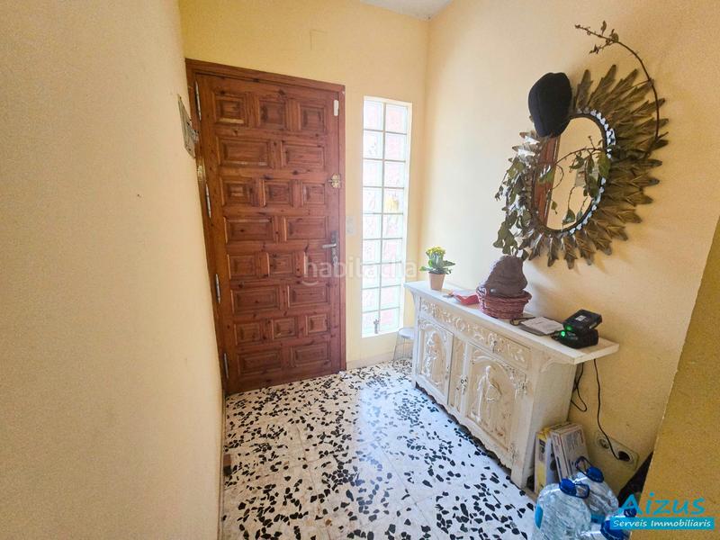 Foto c27c6394-3604-4ca7-b361-2080a992c8d2. Casa amb xemeneia a Corbera de Llobregat