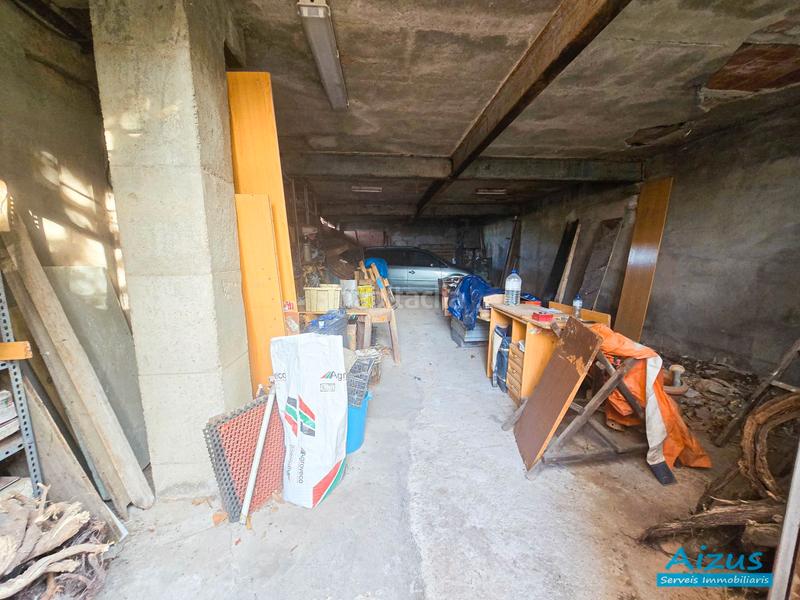 Foto fcd2012b-cc5d-4bd3-bd1f-f4995de203f9. Casa amb xemeneia a Corbera de Llobregat