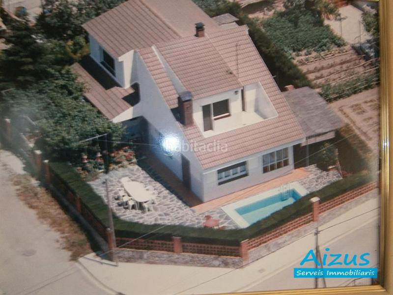 Foto 6296cdc7-79a0-4b59-a525-449385353779. Casa amb xemeneia calefacció aparcament piscina a Rubí