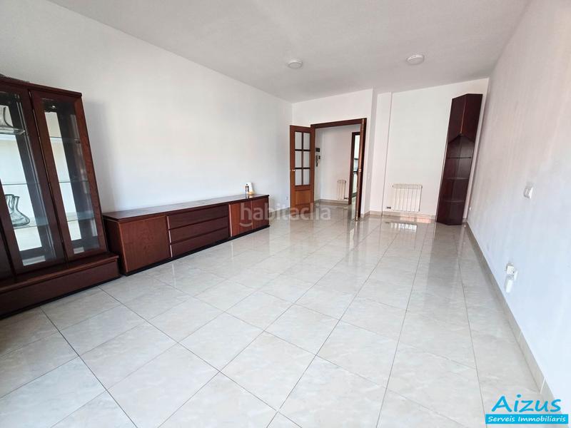 Foto e3e0273a-b9b3-485a-8c8f-357c92c1d39f. Etagenwohnung mit heizung parking in Can Mas Ripollet