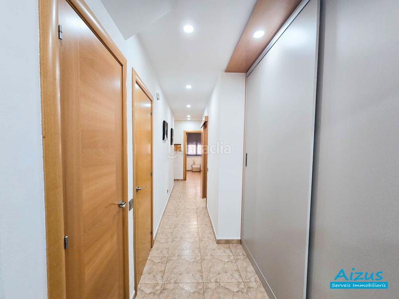 Foto ef6d2c90-be48-4169-8bfb-890eea68b0ee. Dúplex  con terraza en el casco antiguo en Casc Antic Ripollet