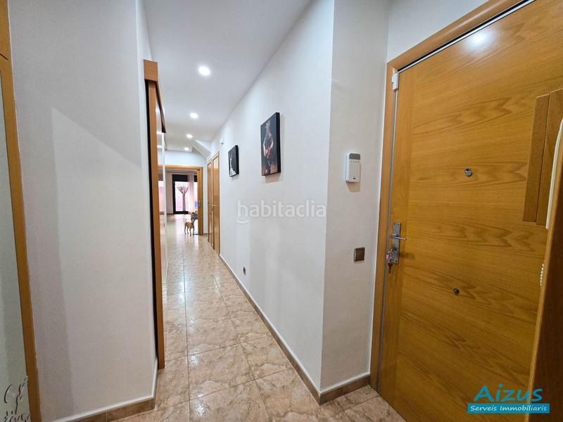 Foto f947f6f5-09a4-4122-82e1-f4bb1b3b007d. Dúplex  con terraza en el casco antiguo en Casc Antic Ripollet