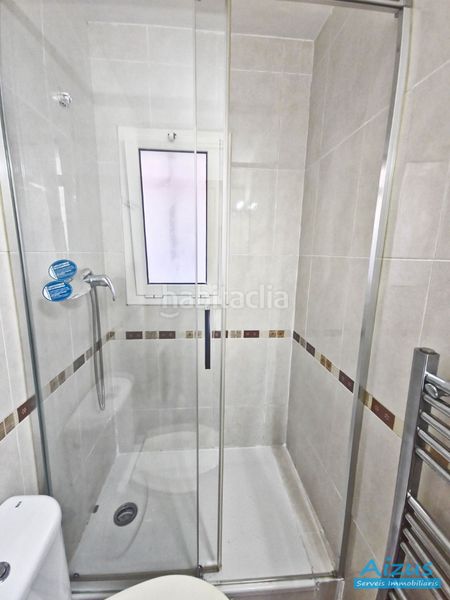 Foto 30a9dde1-76ad-4707-9923-d4eae58e5f96. Pis amb calefacció a Centre Ripollet