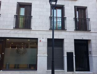 Parking coche  Santiago rusiñol. Aparcamiento en venta en centro.