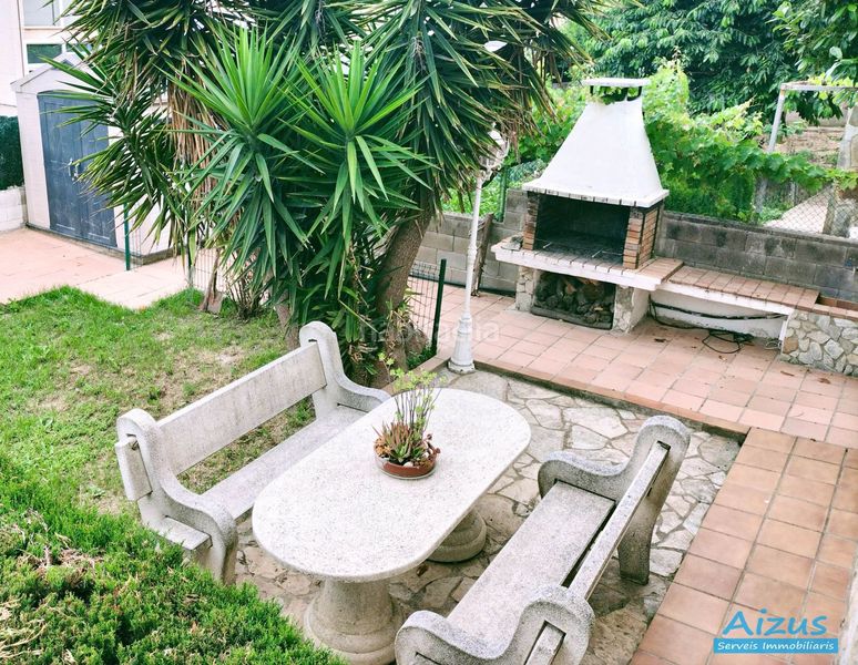 Foto 2073823e-16ea-44a5-ba70-4d99ae056f4c. Chalet casa a cuatro vientos ubicada en zona turonet con jardín privado en cerdanyola en Cerdanyola del Vallès