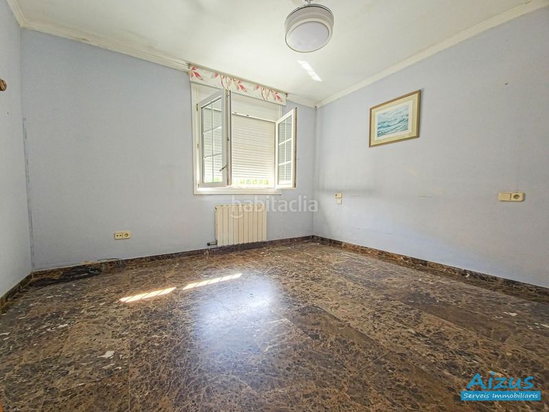 Foto 49d82722-fd8d-4a20-a9e2-d8ca53c8fc72. Chalet casa a cuatro vientos ubicada en zona turonet con jardín privado en cerdanyola en Cerdanyola del Vallès
