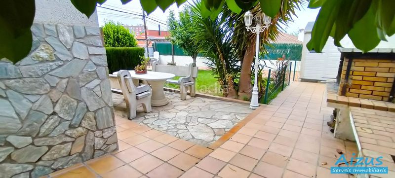 Foto 4b1e25bd-6596-430e-bc25-7224f1f72a71. Chalet casa a cuatro vientos ubicada en zona turonet con jardín privado en cerdanyola en Cerdanyola del Vallès