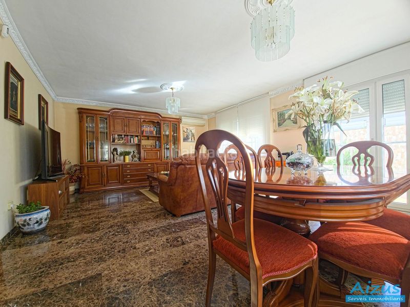 Foto 5d041c65-a9e5-4a78-9606-a764384de575. Chalet casa a cuatro vientos ubicada en zona turonet con jardín privado en cerdanyola en Cerdanyola del Vallès