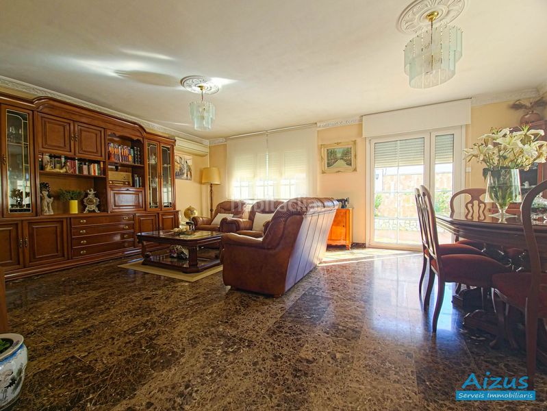 Foto 928c4ce3-bb2d-452e-8e17-e73fb2d87287. Chalet casa a cuatro vientos ubicada en zona turonet con jardín privado en cerdanyola en Cerdanyola del Vallès