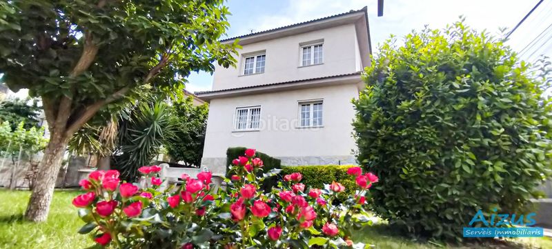 Foto 96007e42-528e-4e5a-9ae7-3b316704e6fc. Chalet casa a cuatro vientos ubicada en zona turonet con jardín privado en cerdanyola en Cerdanyola del Vallès