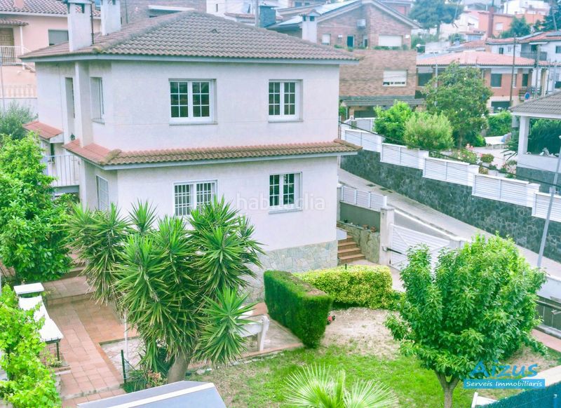 Foto 9d325372-9b36-4e17-9fa4-bd0bae562efd. Chalet casa a cuatro vientos ubicada en zona turonet con jardín privado en cerdanyola en Cerdanyola del Vallès
