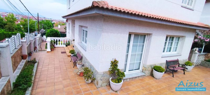 Foto 9ed00f3e-5a41-41aa-aa6f-56a0731dd3d5. Chalet casa a cuatro vientos ubicada en zona turonet con jardín privado en cerdanyola en Cerdanyola del Vallès