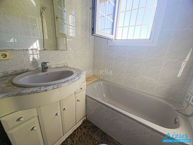Foto f32eda9b-9f50-4fcc-b16b-fac786410861. Chalet casa a cuatro vientos ubicada en zona turonet con jardín privado en cerdanyola en Cerdanyola del Vallès