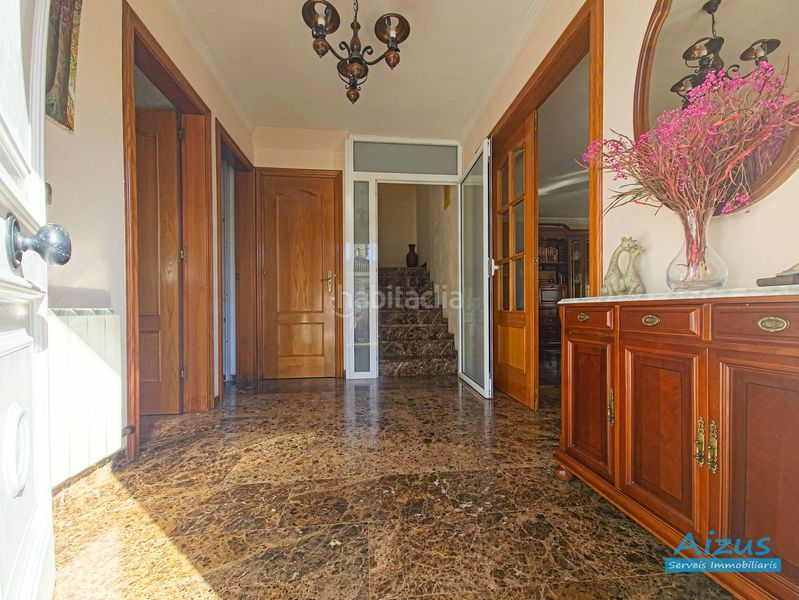 Foto f6cfbf54-9d04-4178-afcd-d60f750a8e47. Chalet casa a cuatro vientos ubicada en zona turonet con jardín privado en cerdanyola en Cerdanyola del Vallès