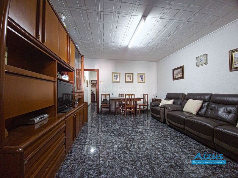Foto b80304d2-19d3-4110-b657-ceaf560d9228. Casa amb calefacció a Can Clos-Pinetons Ripollet