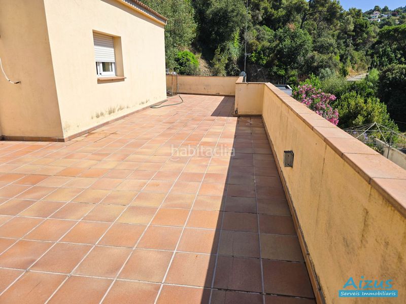 Foto 16fba7b0-da20-4dcf-825a-9be1100b4625. Casa amb xemeneia aparcament a Santa Susanna