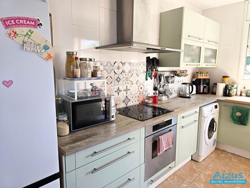 Foto 5f9d9605-69e5-421d-900c-b7c3420787ea. Casa amb xemeneia aparcament a Santa Susanna