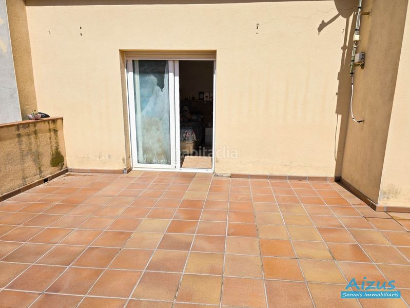 Foto 6a97d685-7cc5-43a7-8c92-efc7a5662f8e. Casa amb xemeneia aparcament a Santa Susanna