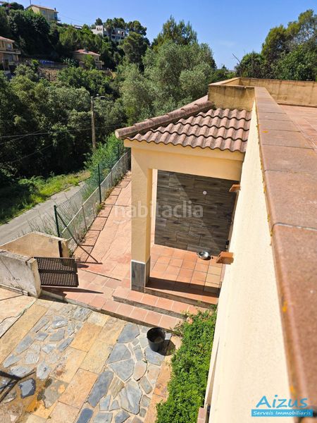 Foto 83e17089-b584-479c-b54c-231d134e8ad5. Casa amb xemeneia aparcament a Santa Susanna