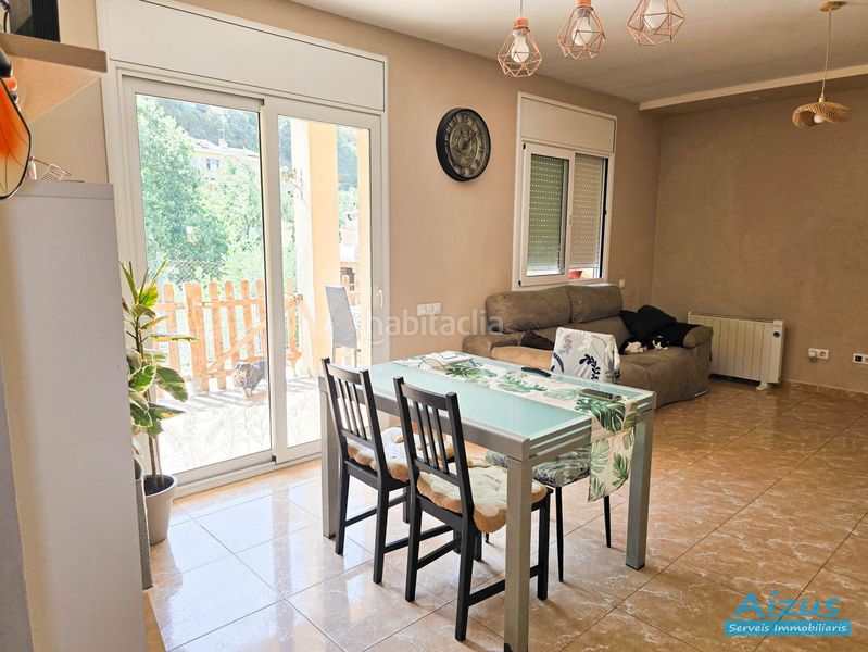 Foto bbdae884-e95e-4f33-ad1b-9c1e1ffa435c. Casa amb xemeneia aparcament a Santa Susanna