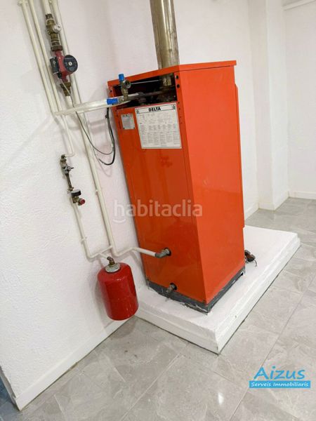 Foto 5b6f82b9-a5ce-4fd7-92ec-1562a52c6778. Casa adossada amb calefacció aparcament a Torelló