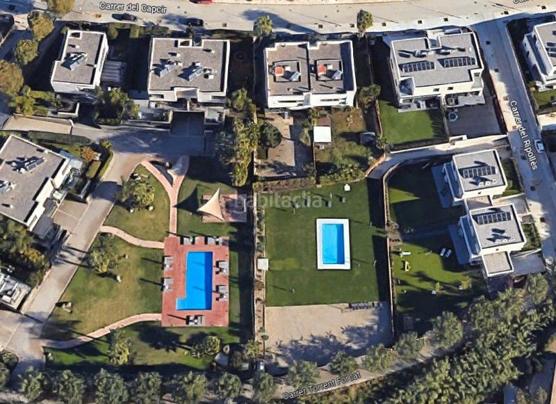 Foto c88ce16e-1e6a-4462-86b2-663272edd593. Doppelhaus mit kamin heizung parking pool in Can Quirze Mataró