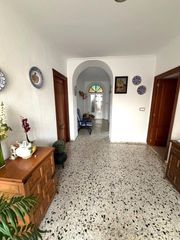 Maison à Casco Antiguo. Se venden 4 apartamentos en casco antiguo