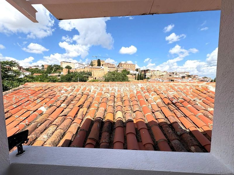 Foto b9bd9b75-b770-4d0d-9bc8-05cd5008b209. Casa a Casco Antiguo Cáceres