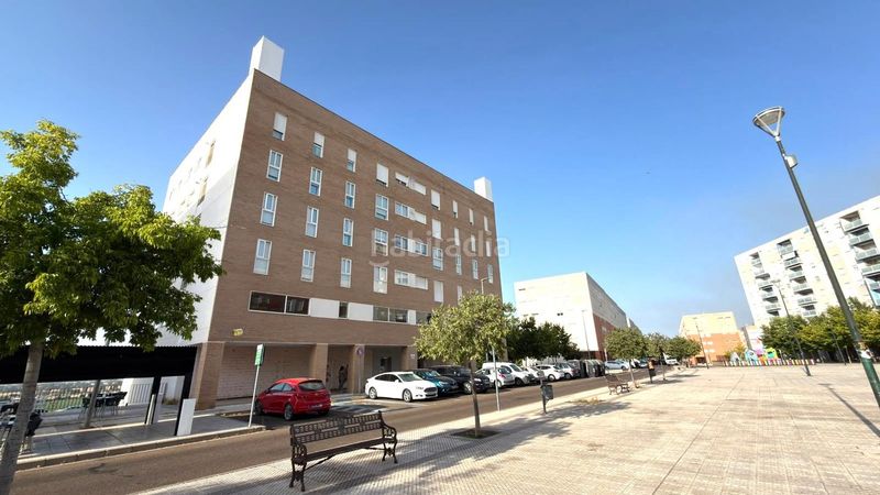 Foto b027b9a1-7157-4d68-abe6-a4927bd6adb3. Pis amb aparcament a Golf Guadiana Badajoz
