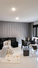 Casa a Carretera de Sevilla - Los Montitos. Se vende chalet adosado en alvarado