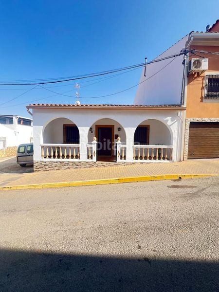 Foto 78c28a00-19d3-4a91-86f5-1c1a3f79c9be. Casa amb aparcament a Valverde de Leganés