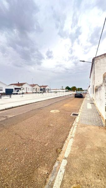 Foto 503b20db-7962-4276-a1ce-d15e90367f7d. Casa a Carretera de Sevilla - Los Montitos Badajoz