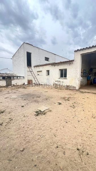 Foto 55047e3a-e071-478c-9b13-2ab3403f642b. Casa a Carretera de Sevilla - Los Montitos Badajoz