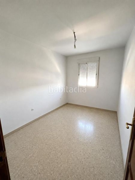 Foto b9418437-779a-45fd-b2d9-e1eea939ede3. Pis amb aparcament a Avenida Elvas Badajoz