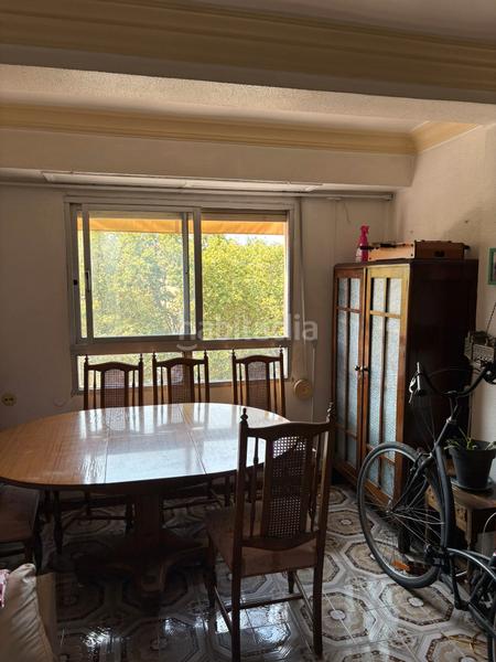 Foto aace859a-0656-41f9-94e4-fb54e5db0a34. Piso  3 habitaciones con balcón y ascensor en primado reig – metro, tranvía y centro a un paso en Valencia
